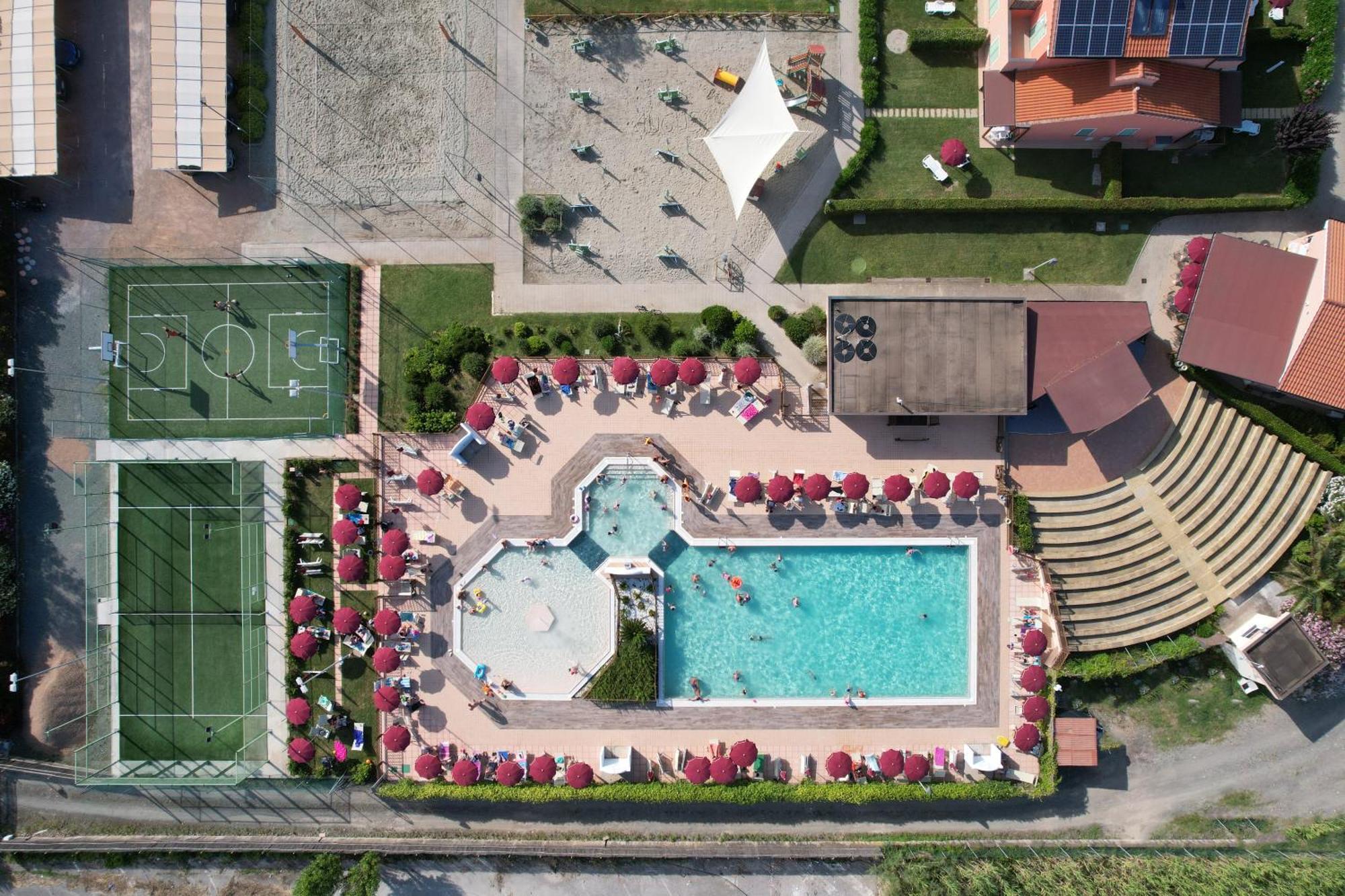 Rosa Dei Venti Aparthotel Vada Kültér fotó